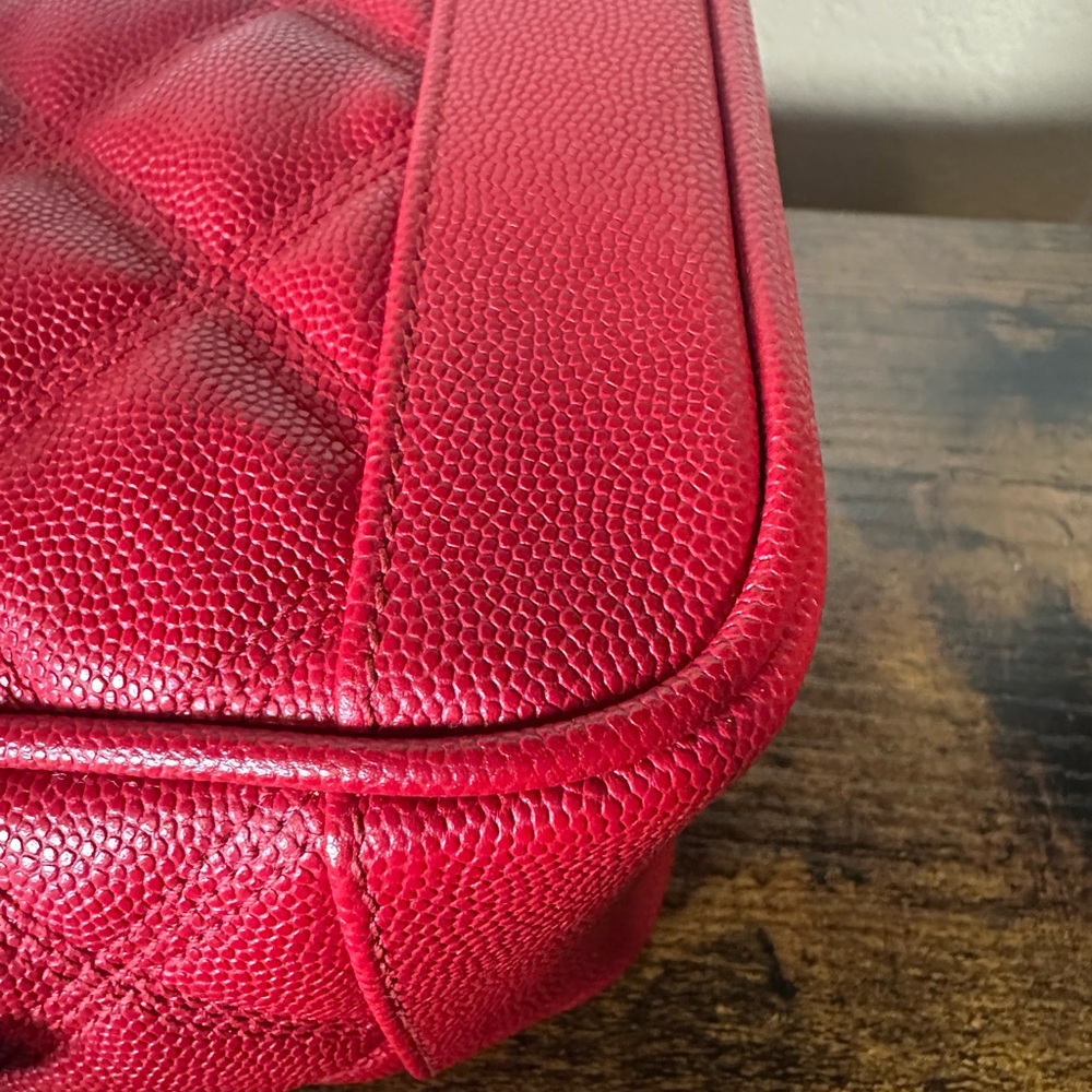 YSL Saint Laurent Red Quilted Leather 80s Vanity Crossbody with Gold Hardware - Picture 9 of 13